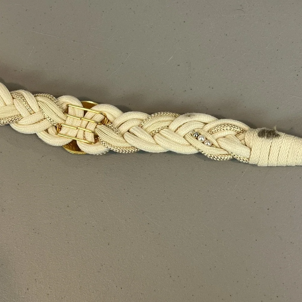 Vintage Women's Braided Woven Belt Macrame Size S/M Ivory Tan Gold Tone